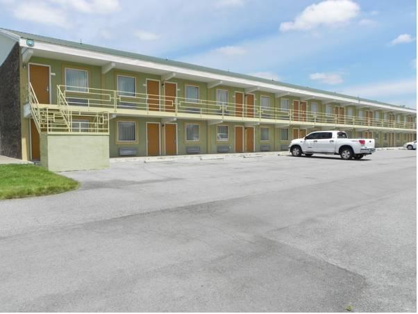 American Inn Princeton Экстерьер фото